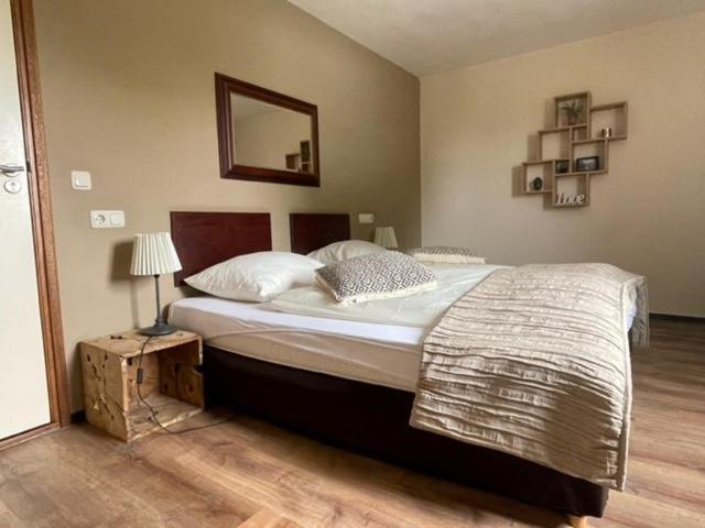 Hotel Kreutzer Heijenrath エクステリア 写真